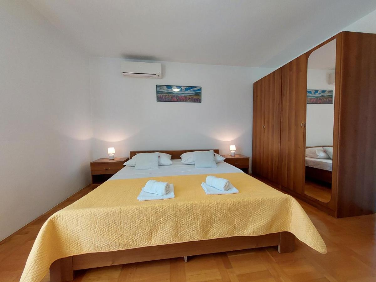 Apartmani Rahela Vodice Esterno foto